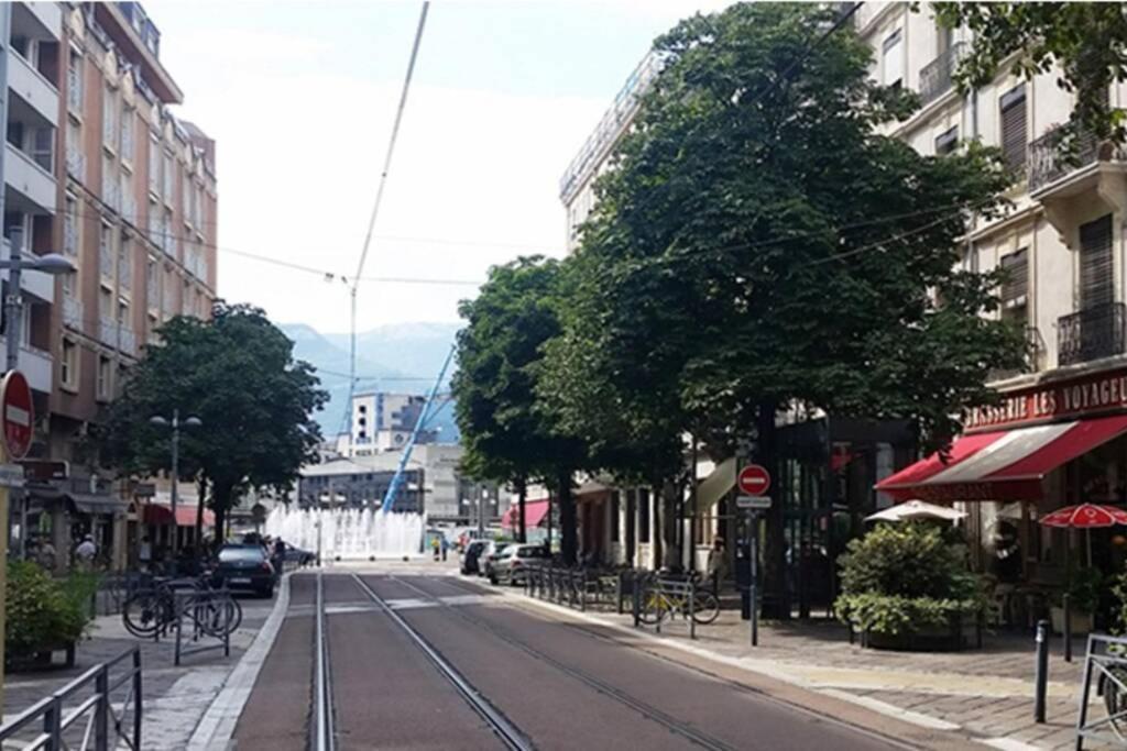 joli 2 pieces en centre ville , gare à 50 mètres Grenoble Exterior foto